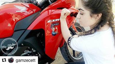 PNP47 Pinup Kizi Etiketi