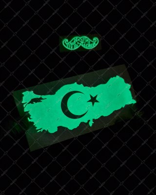 GIDW13 Karanlıkta Işıldayan Ay Yıldızlı Türkiye Haritası
