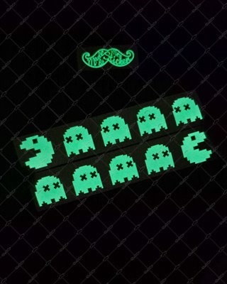 GIDW28 Karanlıkta Işıldayan Pac Man Etiketi