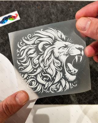 TWT26 Beyaz Çizgi Çalışma Kükreyen Aslan Etiketi Şeffaf Sticker