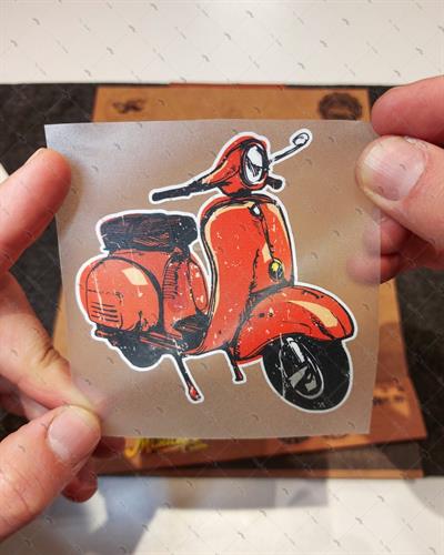 VSP39 Kirmizi Retro Scooter Etiketi