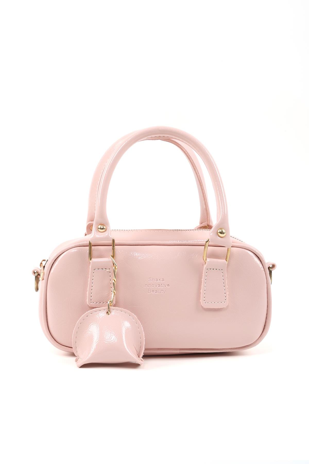 Şeker Pembesi Shk207 Suni Deri Charm Detaylı Fermuarlı Ayarlanabilir Askılı El, Kol ve Omuz Çantası U:14 E:24 G:8 cm