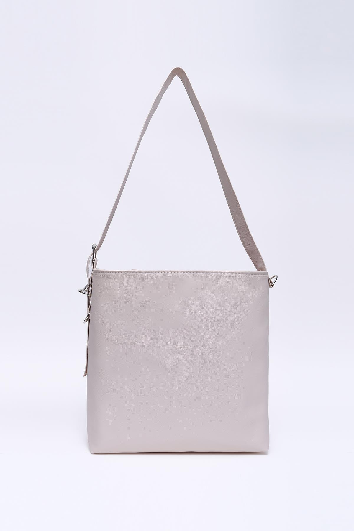 Krem Shk175 Salaş Suni Deri, Çıtçıtlı, Astarlı, İç Cepli, Ayarlanabilir Askılı Kol ve Omuz Çantası U:30 E:37 G:11cm