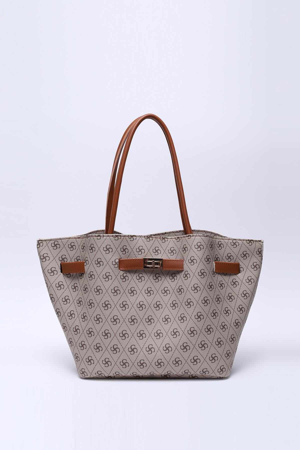 Monogram Baskılı Vizon Shk159 Suni Deri, Astarlı, Çıtçıtlı, Kilit Detaylı El, Kol ve Omuz Çantası U:25 E:40 G:10 cm