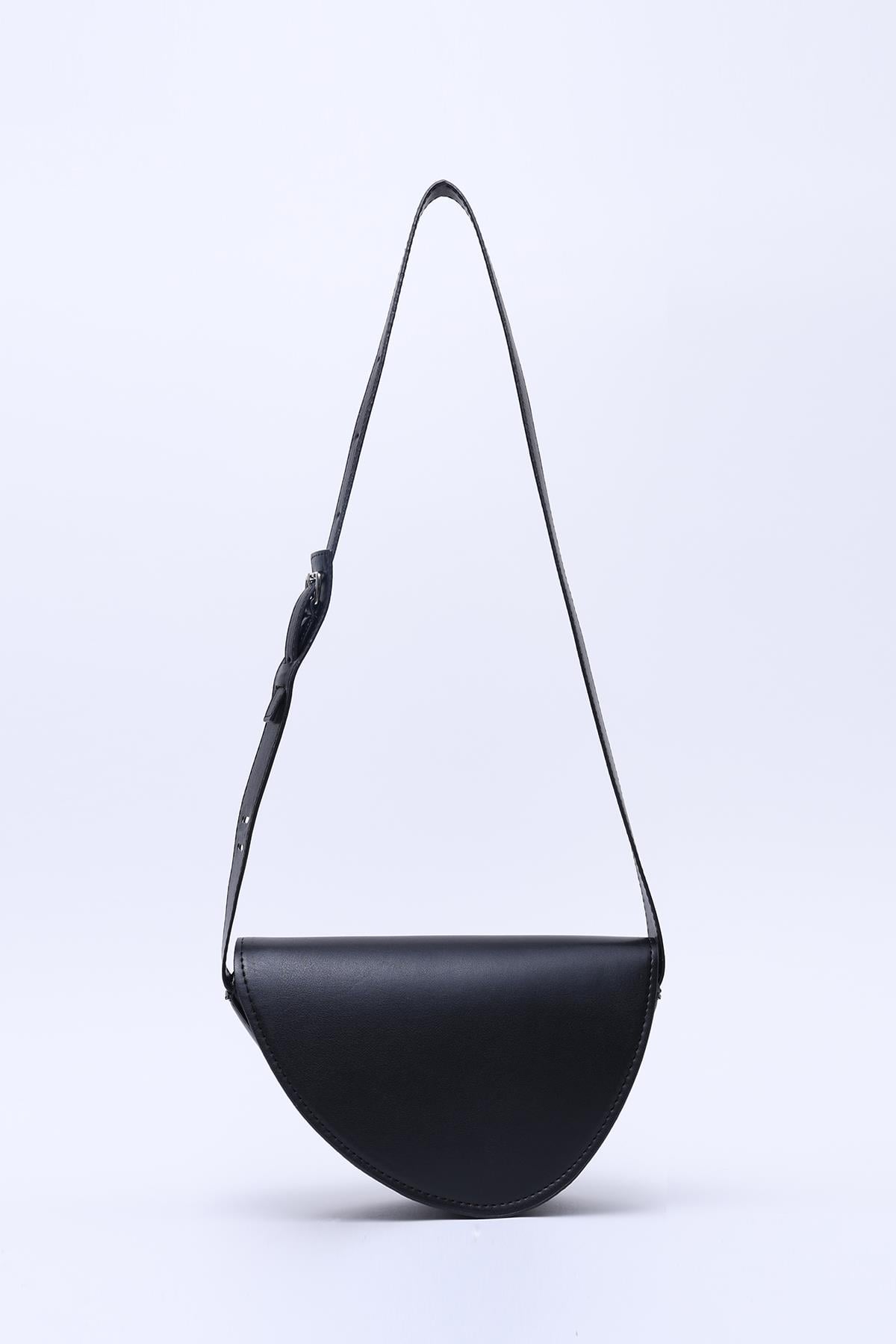 Siyah Shk154 Suni Deri Asimetrik Çıtçıtlı Tek Bölmeli Astarlı Kol ve Omuz Çantası U:15 E:23 G:7 cm