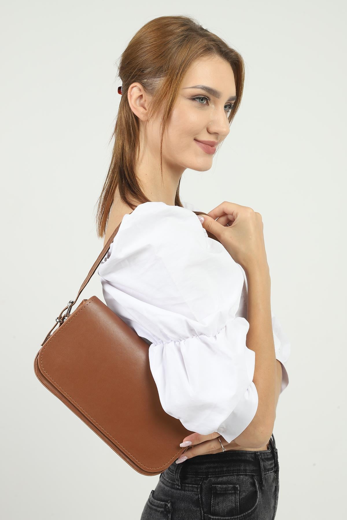 Taba Shk183 Kapaklı Suni Deri Ayarlabilir Askılı Baget Model El, Kol Ve Omuz Çantası U:27 E:15 G:5 cm