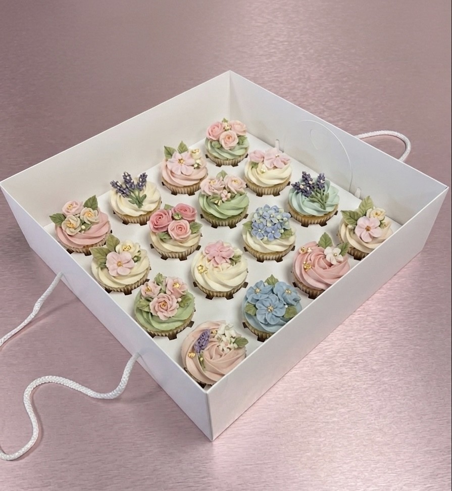 16 BÖLMELİ CUP CAKE KUTUSU 35x35x11
