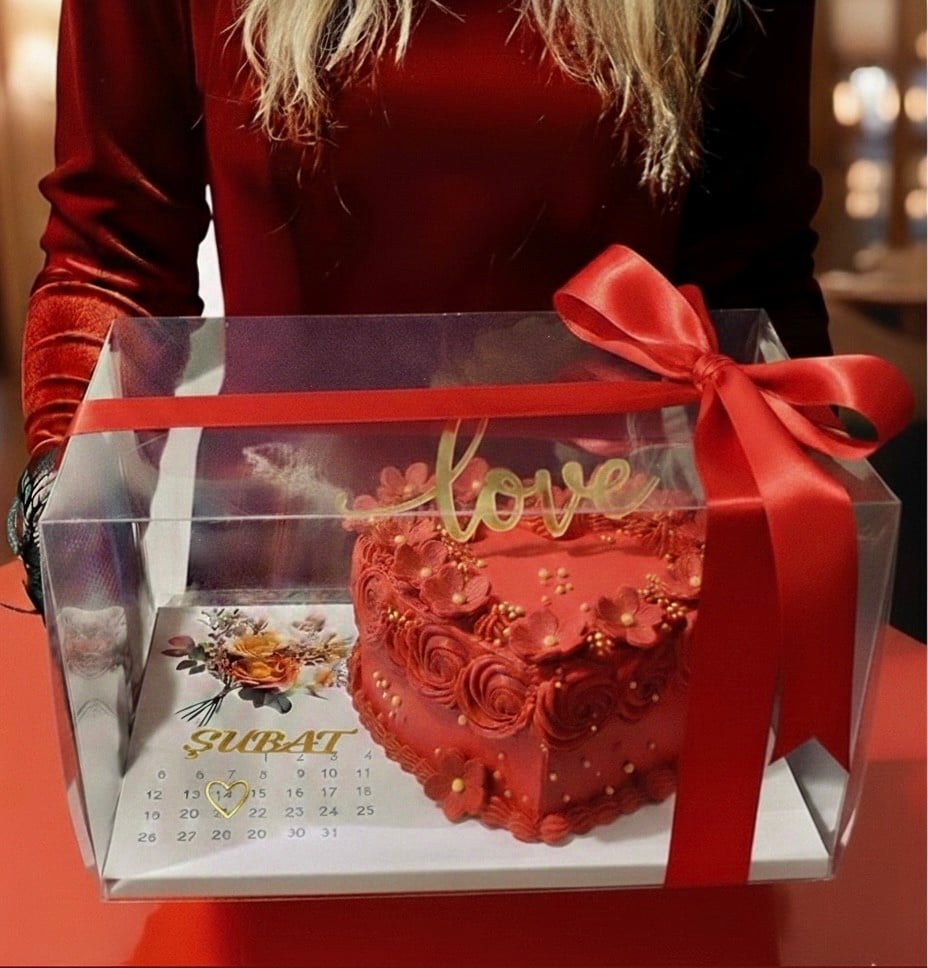 EGE CONCEPT LİFE-Sevgililer Gününe Özel Şeffaf Pasta Kutusu 35x26x17/ Takvim Baskılı pasta altlığı/ Şubat Pleksi ve Love Pleksi 4 lü SET 