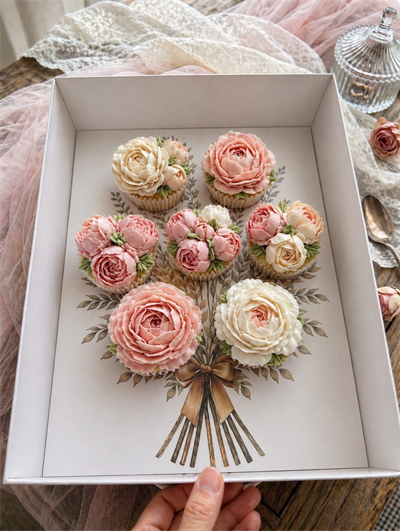  BUKET CUP CAKE KUTUSU FULL ASETAT KAPAKLI YAPRAK BASKILI (7 BÖLMELI) 35x26x11