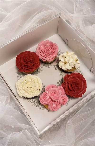 ÇELENK DESENLİ 6 Lı CUPCAKE KUTUSU 25x25x10