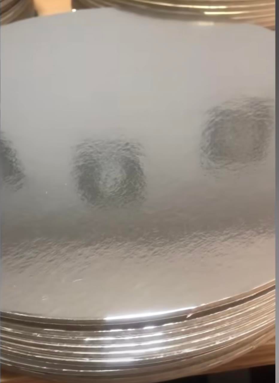 30 sm İki Tərəfli Mukavva Tort Altlığı – Gümüş/Ağ, 4 mm