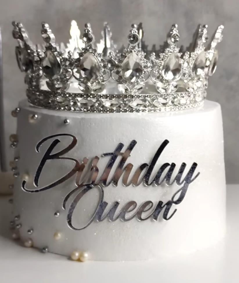 BIRTHDAY QUEEN Pleksi Gümüş Rəng Ölçü: 11 sm