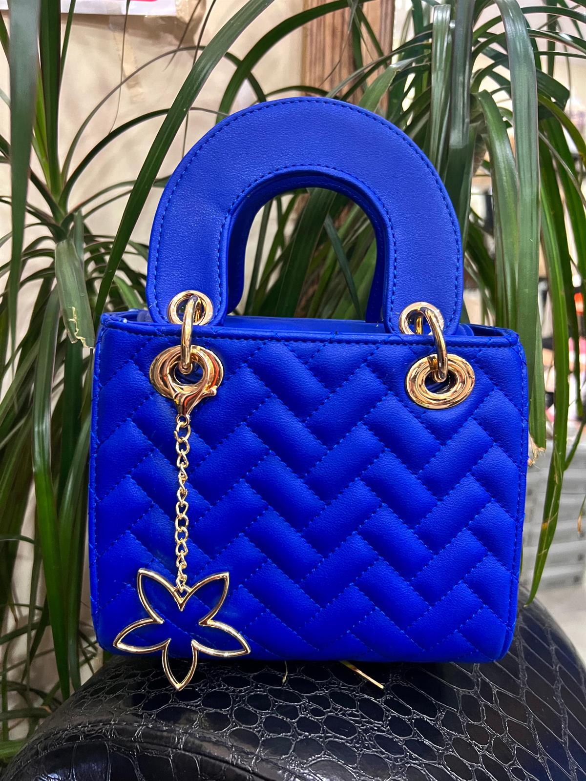 PAPATYA AKSESUARLI ÇANTA