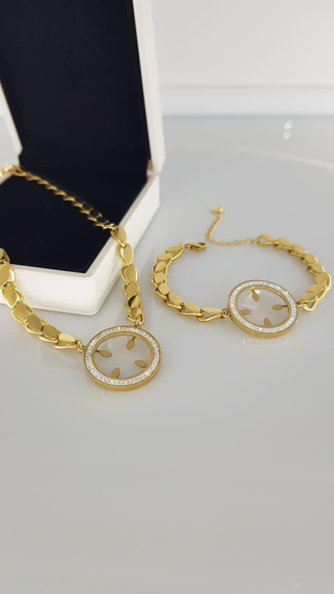 Çeyrek Altın Takılan Gold Çelik Takı SetiÇeyrek Altın Takılan Gold Çelik Takı Seti Kararma Yapmaz, Zarif Stil