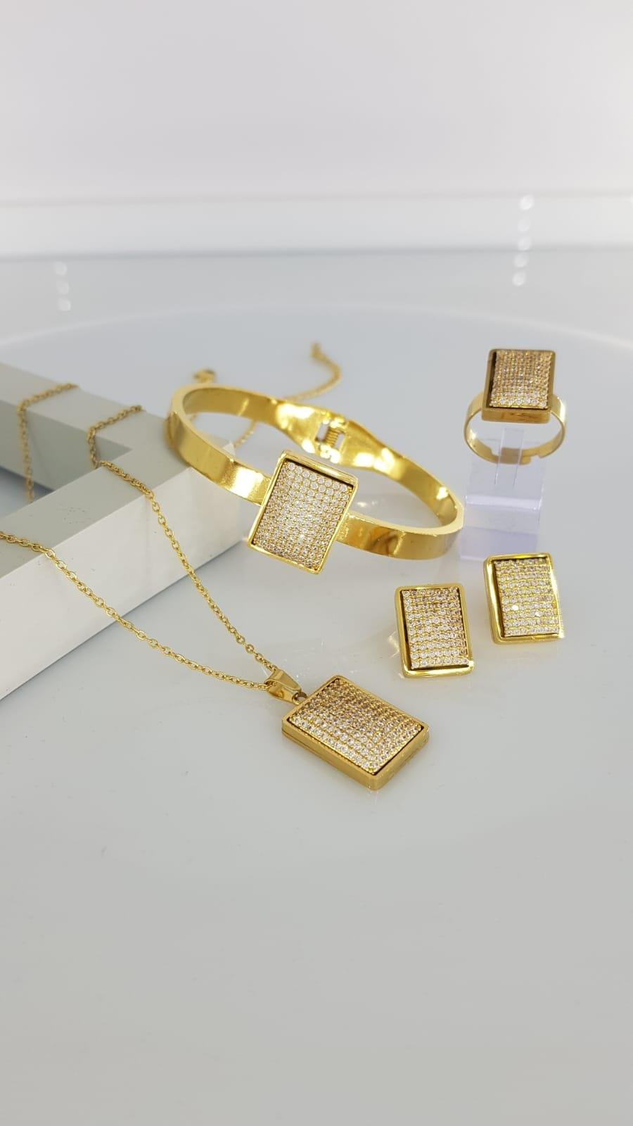 Lucky Çelik Takı Seti Sns30Lucky Çelik Takı Seti