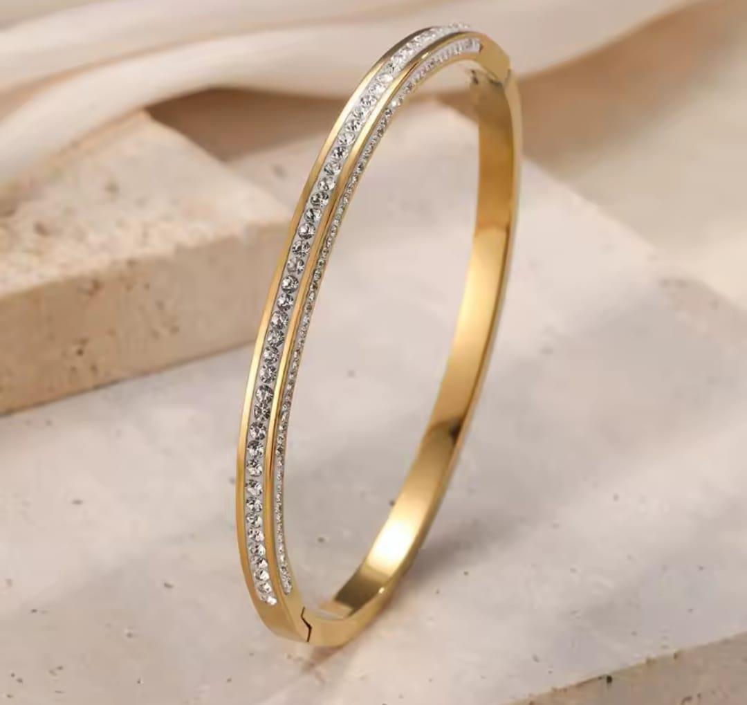 Sns103822Taşlı Çelik Kelepçe