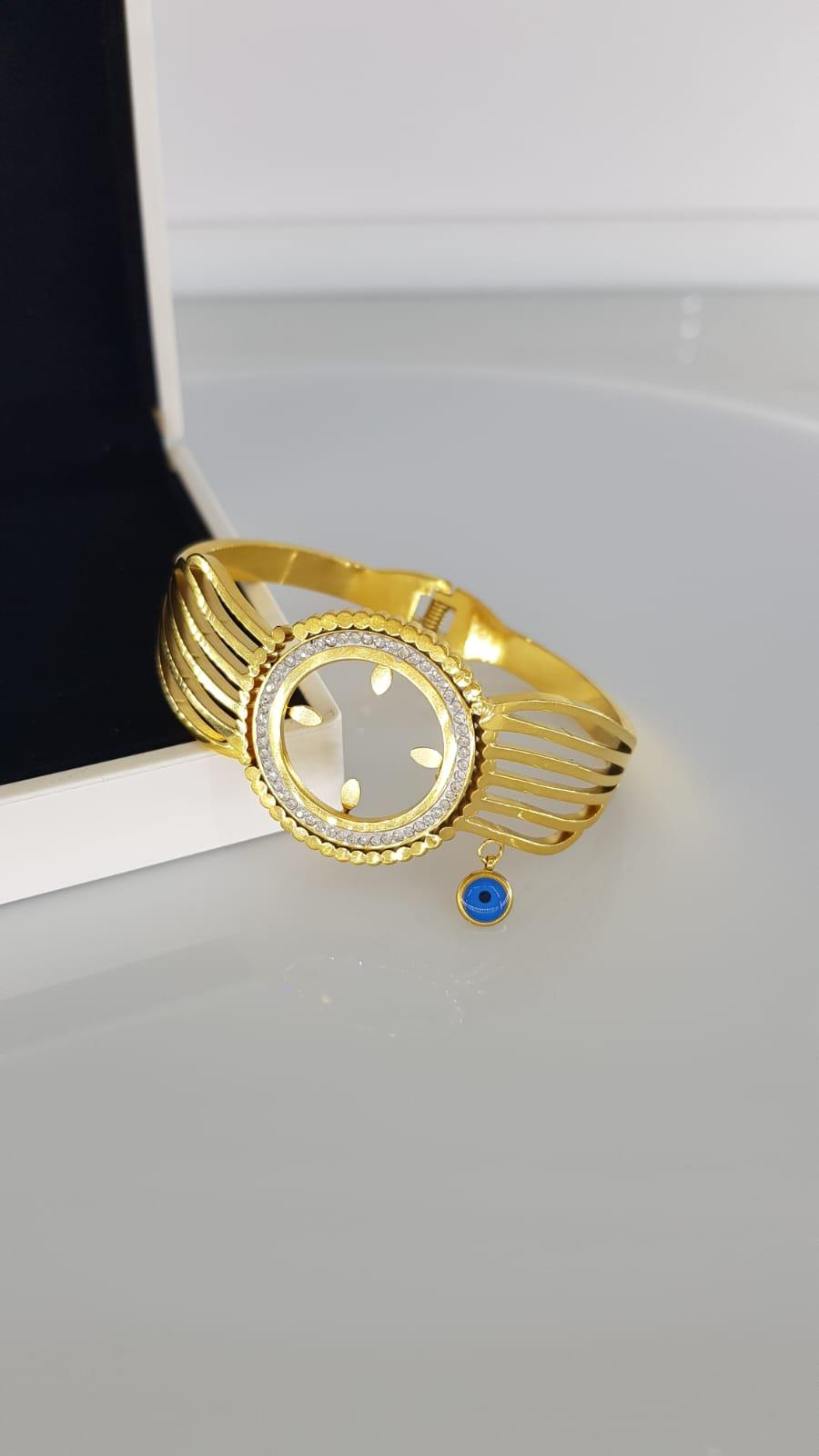 Yarım Altın Uyumlu Kelepçe Bilezik C091-1Yarım Altın Uyumlu Kelepçe Bilezik C091-1 | Zarif ve Modern Tasarım