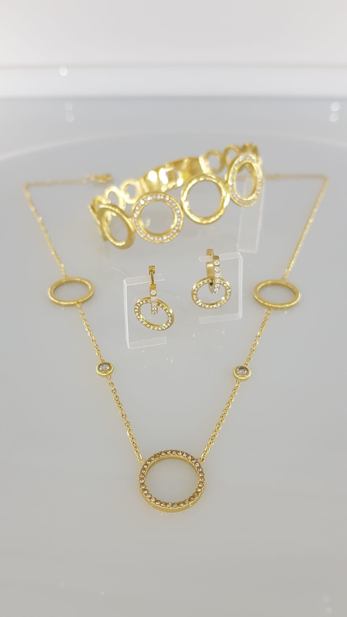 Aura Steel Gold Çelik Takı SetiAura Steel Gold Çelik Takı Seti Kararma Yapmaz, Zarif Stil