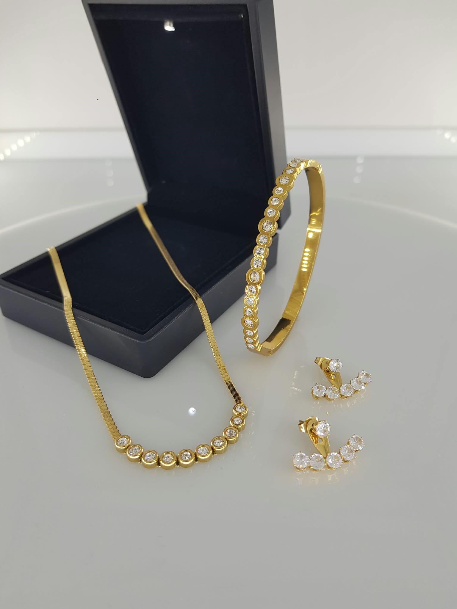 Ayışıgı Gold Çelik Takı SetiAyışıgı Gold Çelik Takı Seti Kararma Yapmaz, Zarif Stil