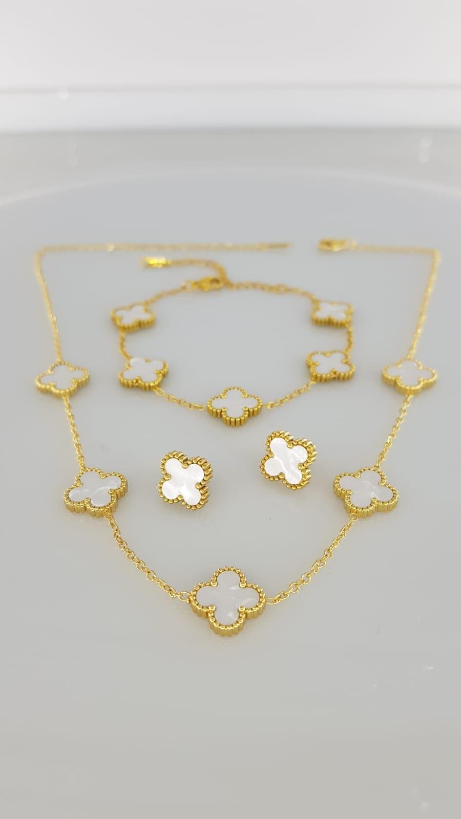 Beyaz Van Marka Gold Çelik Takı SetiBeyaz Van Marka Gold Çelik Takı Seti  Kararma Yapmaz, Zarif Stil