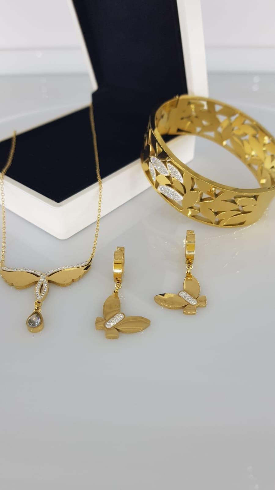 Carna Gold Çelik Takı SetiCarna Gold Çelik Takı Seti Kararma Yapmaz, Zarif Stil