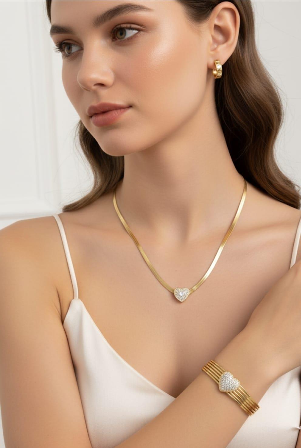 Kalp Gold Çelik Takı SetiKalp Gold Çelik Takı Seti kararmaz Doğumgünü Özel gün Hediye Anneler Günü Bayram