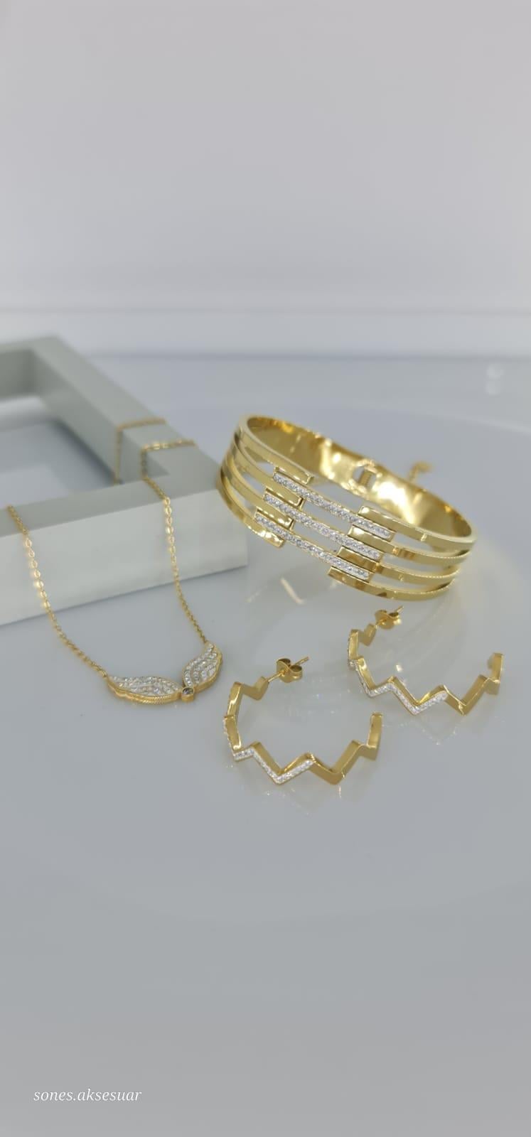 Milano Gold Çelik Takı SetiMilano Gold Çelik Takı Seti kararmaz Doğumgünü Özel gün Hediye Anneler Günü Bayram
