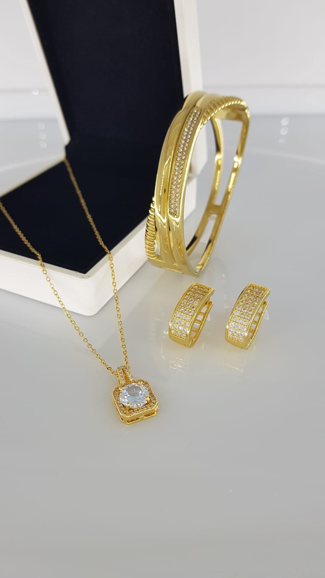 Prenses Gold Çelik Takı SetiPrenses Gold Çelik Takı SetiKararma Yapmaz, Zarif Stil