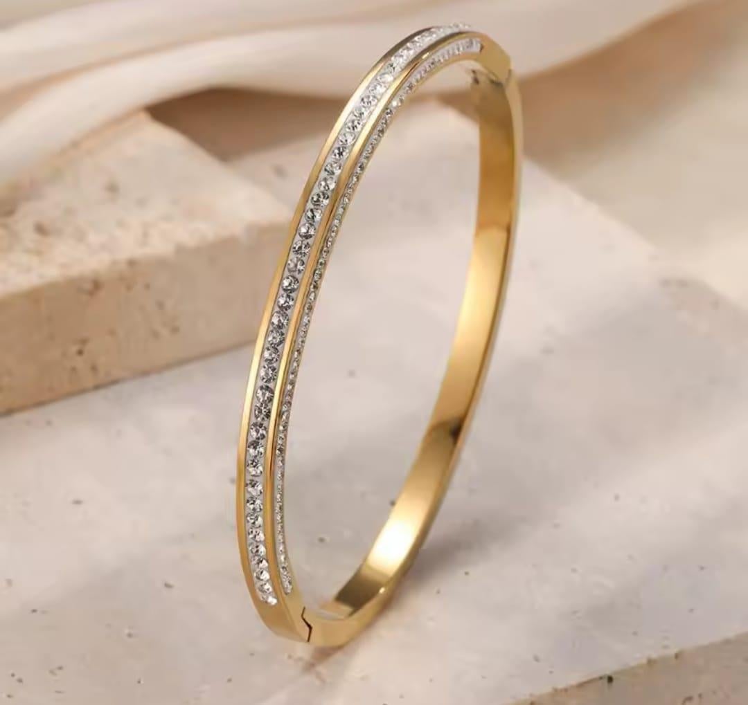 Sns103822Taşlı Çelik Kelepçe