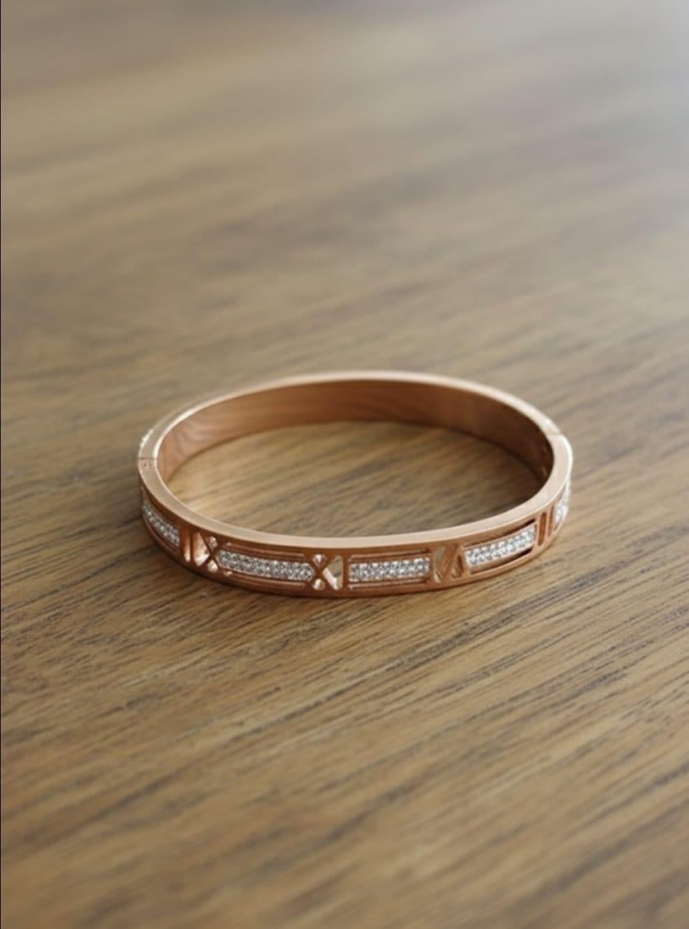 Sns103873Rose Rengi Roma Rakamlı Çelik Kelepçe