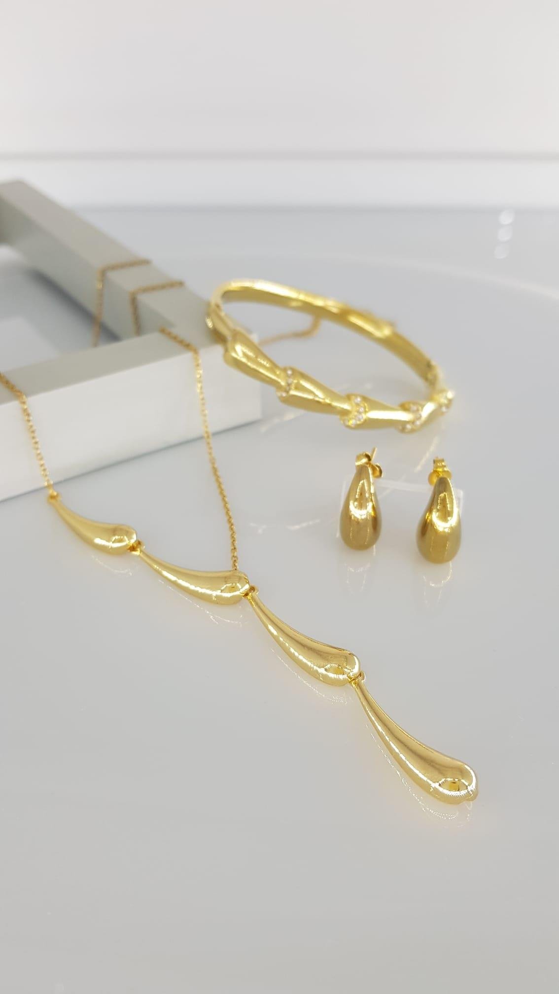 Stilla Gold Çelik Takı SetiStilla Gold Çelik Takı Seti Kararma Yapmaz, Zarif Stil