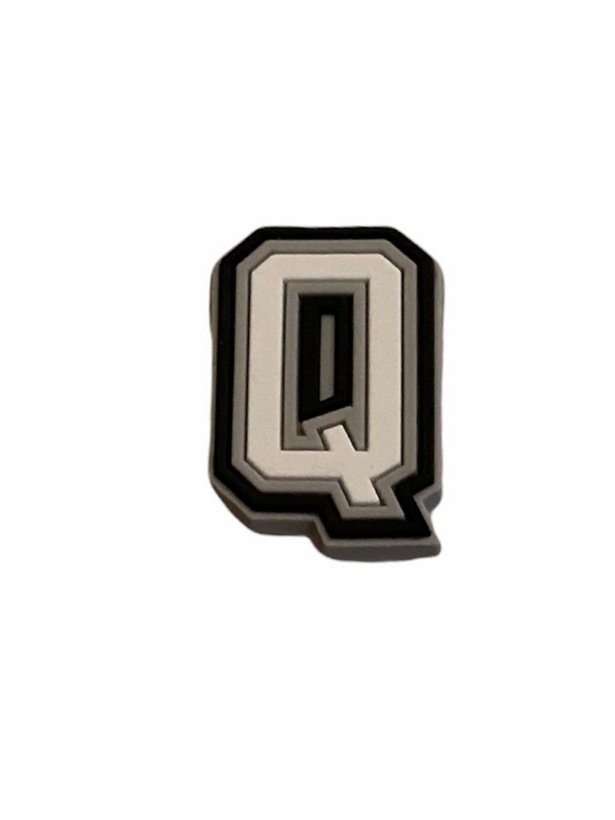 Q Harfi Temalı Jibbitz Crocs Terlik Süsü