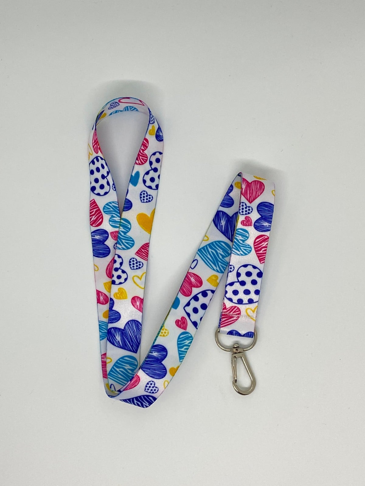 Renkli Kalp Temalı Boyun İpi Kart Askısı 