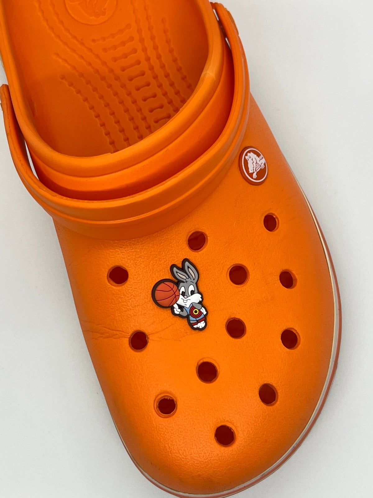 Basketbolcu Yavru Bugs Bunny Temalı Temalı Jibbitz Crocs Terlik Süsü 