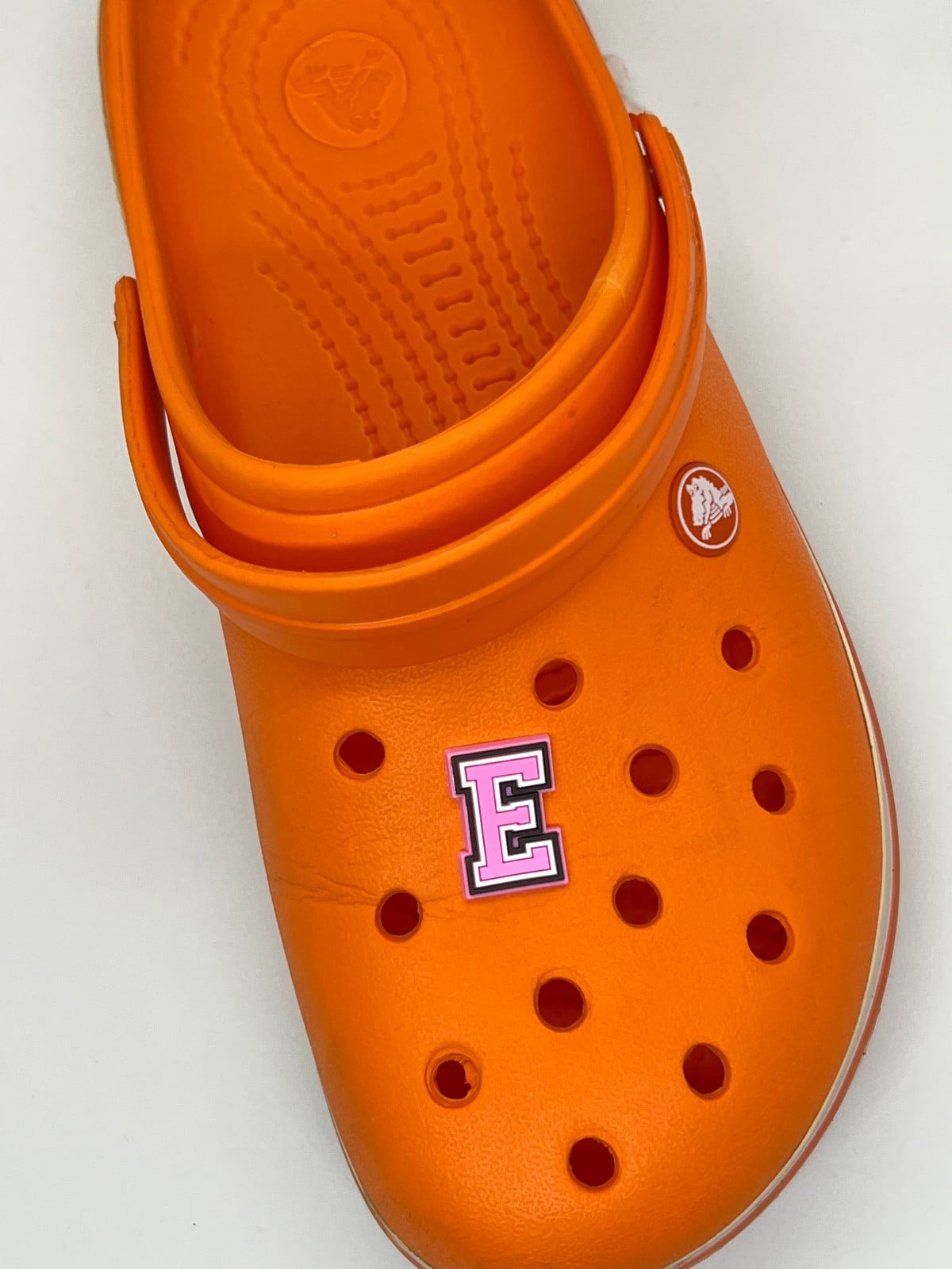 E Harfi Temalı Temalı Jibbitz Crocs Terlik Süsü