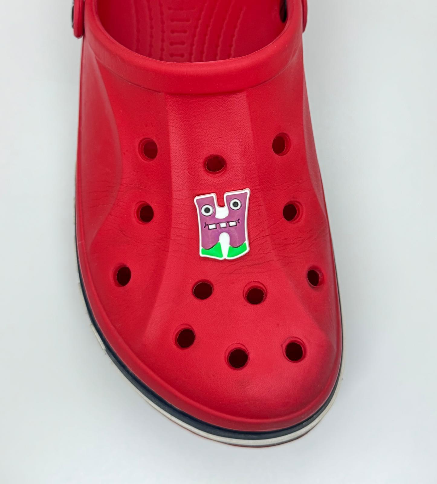 Sempatik V Harfi Temalı Jibbitz CrocsTerlik Süsü