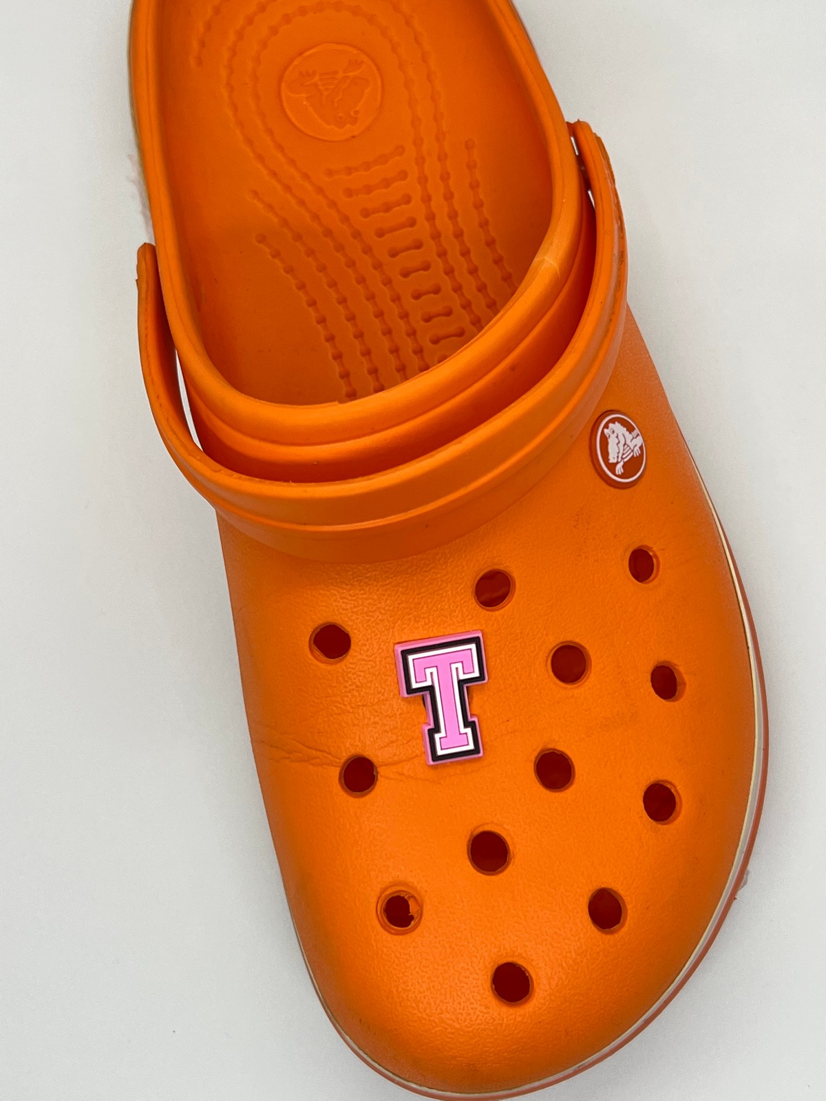 T Harfi Temalı Temalı Jibbitz Crocs Terlik Süsü