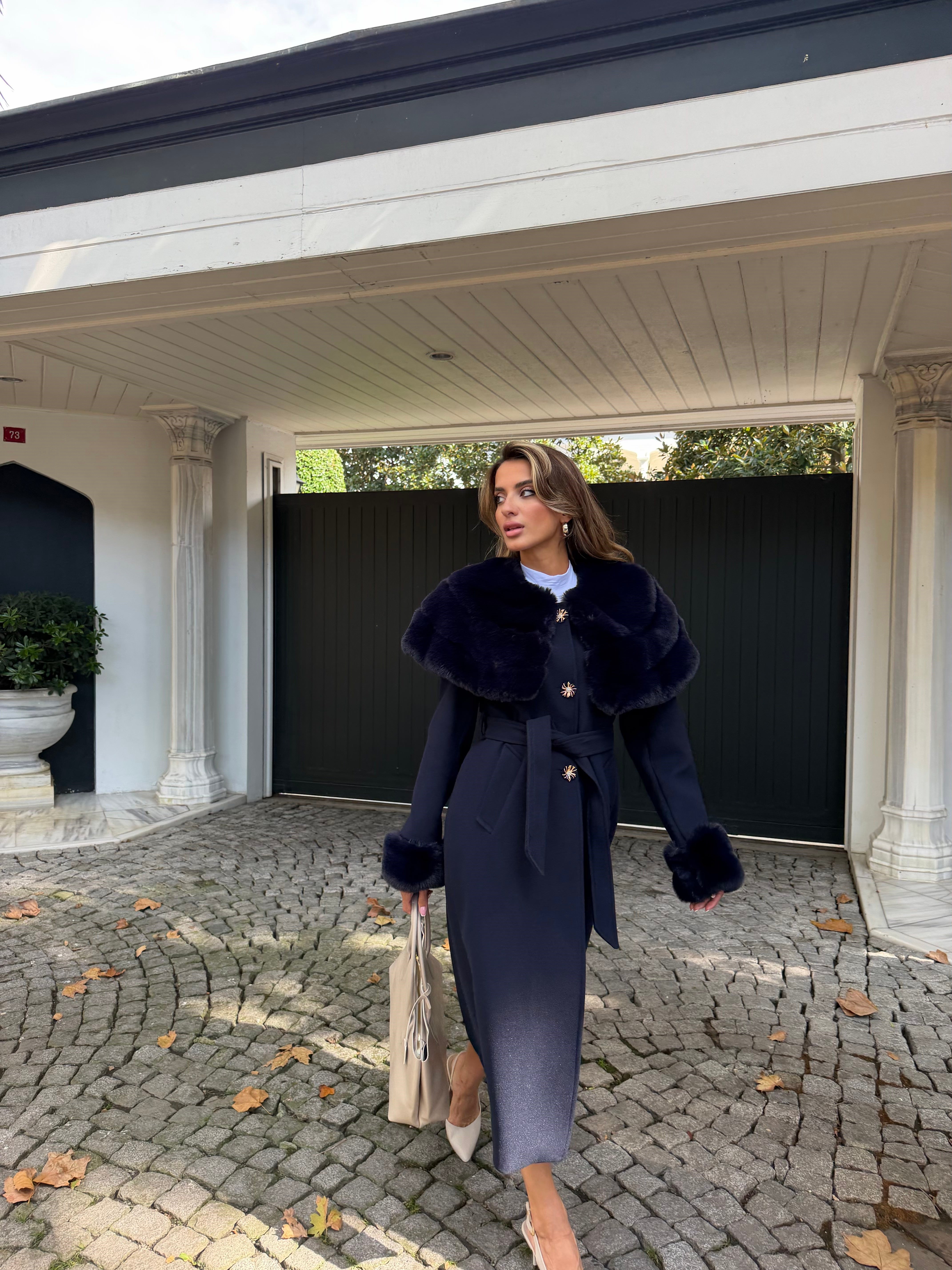 Dolly Kürk Detaylı Kaşe Kaban (Lacivert)