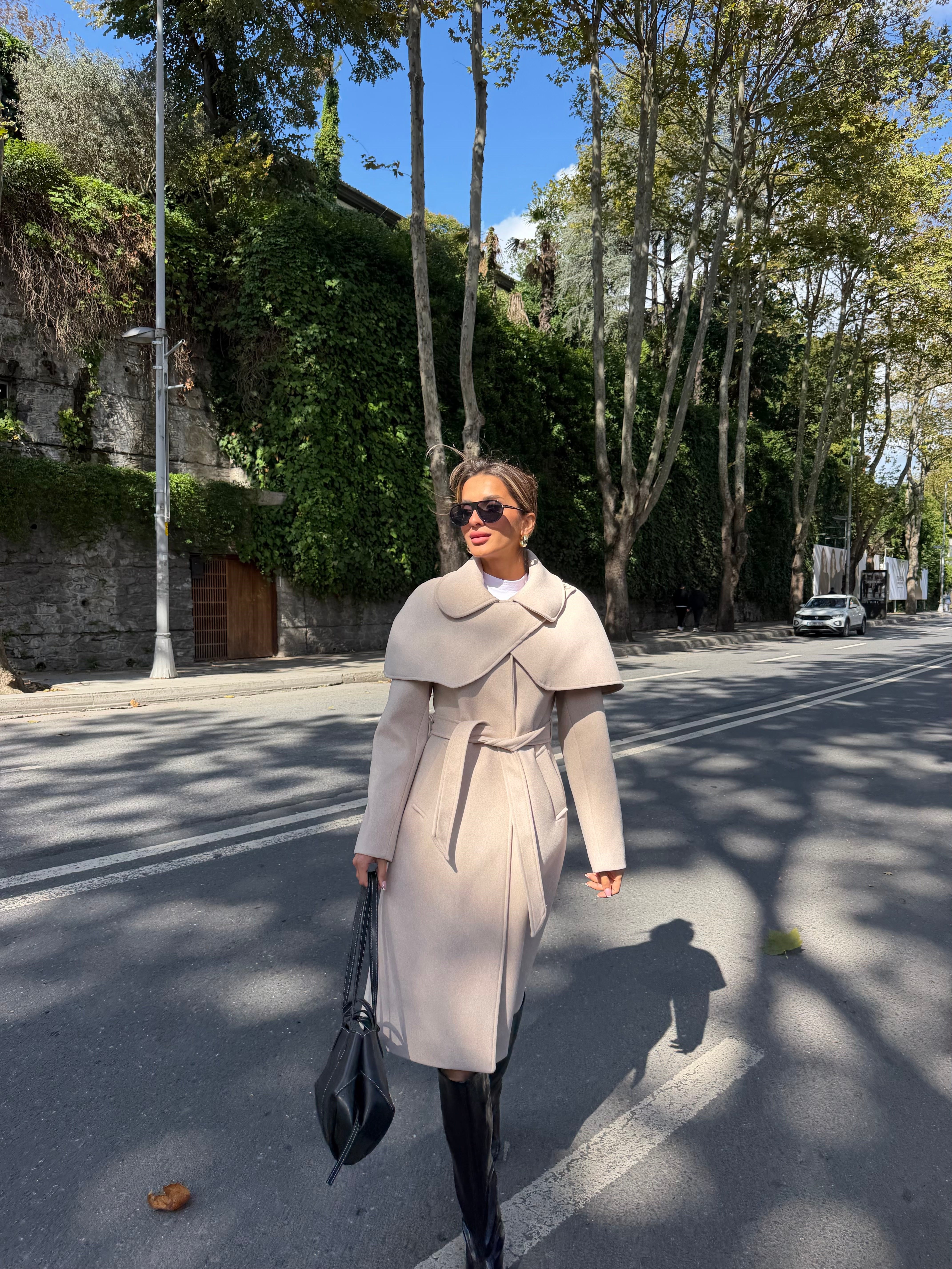 Sophia Seyyar Pelerinli Kaşe Kaban (Taş)