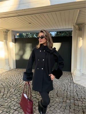 Bella Manşeti Kürklü Fiyonklu Kaban (Siyah)