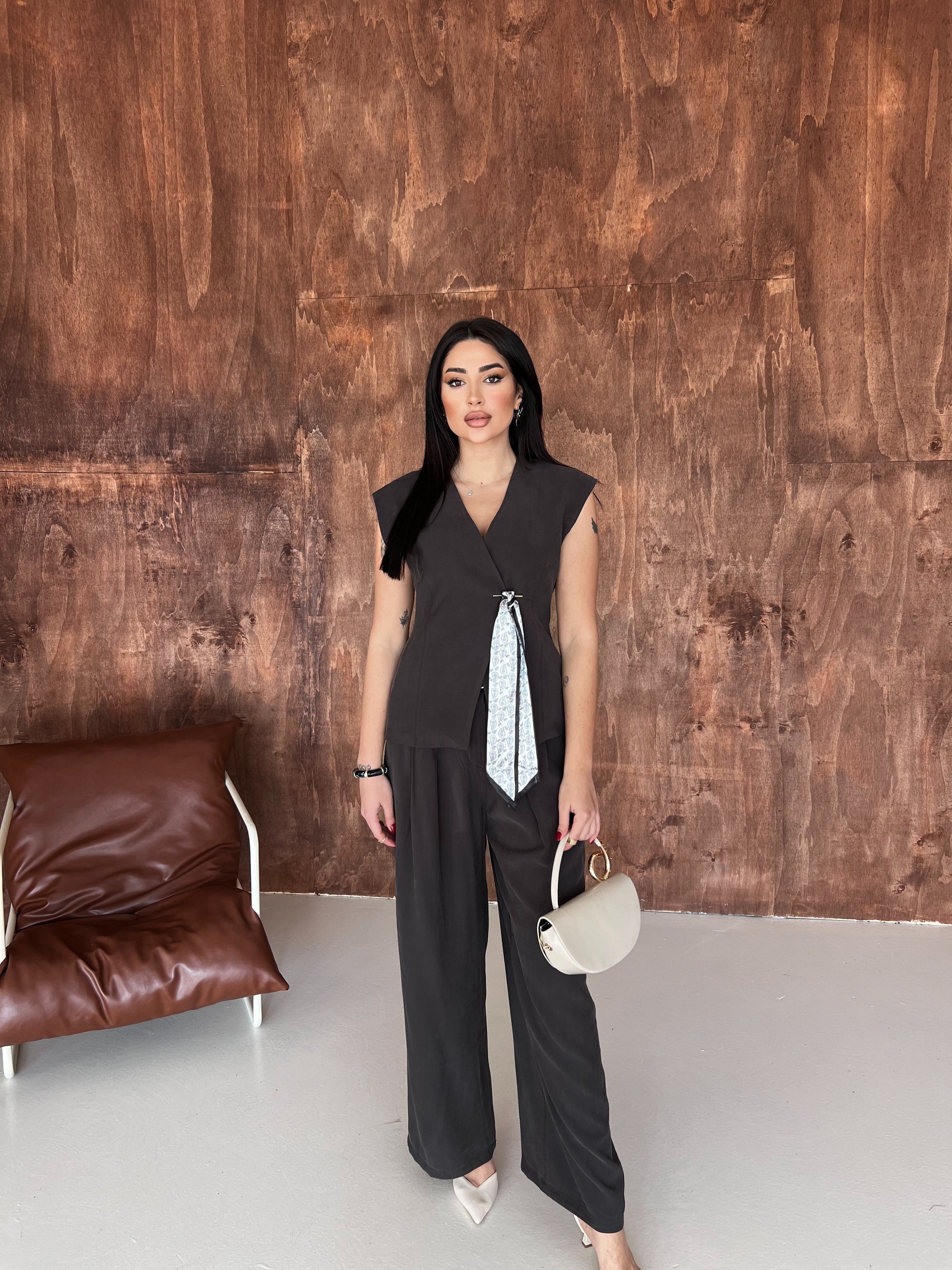 Anna Şal Aksesuarlı Takım Antrasit