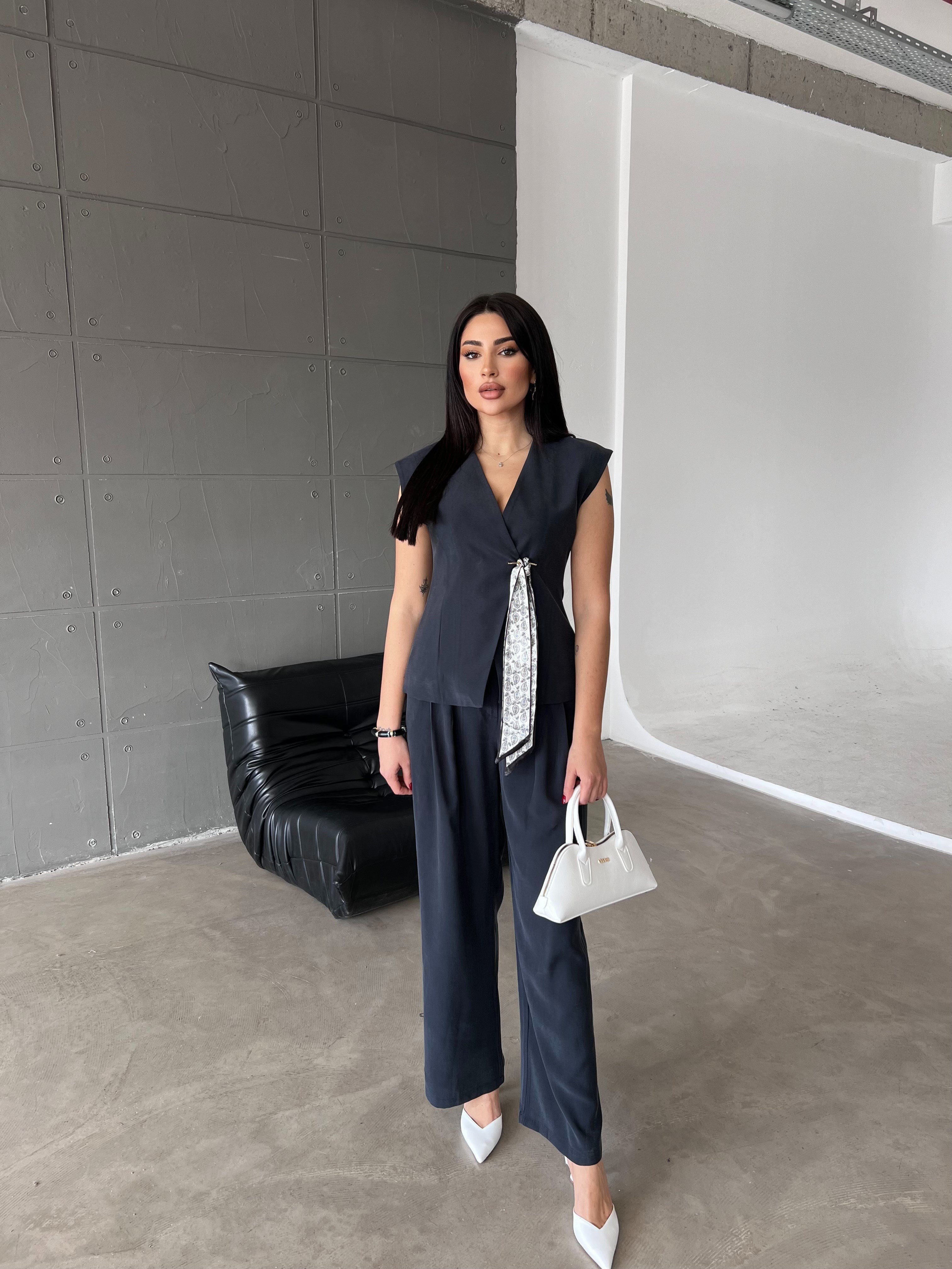 Anna Şal Aksesuarlı Takım Lacivert