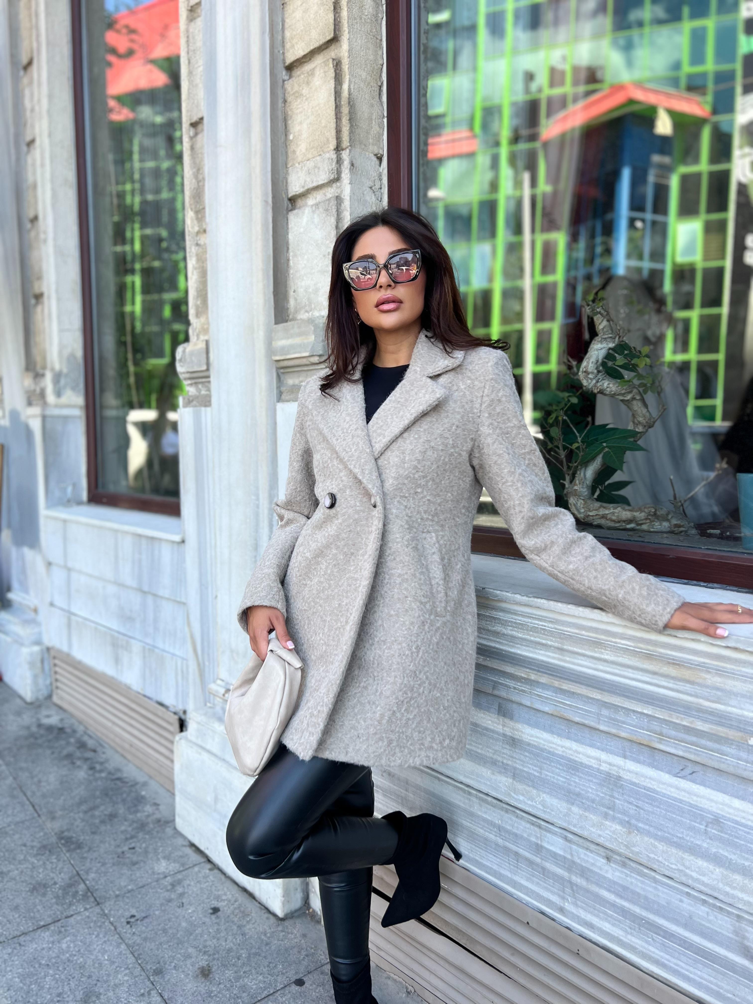 Çift Düğmeli Cep Detaylı Kaban Taş