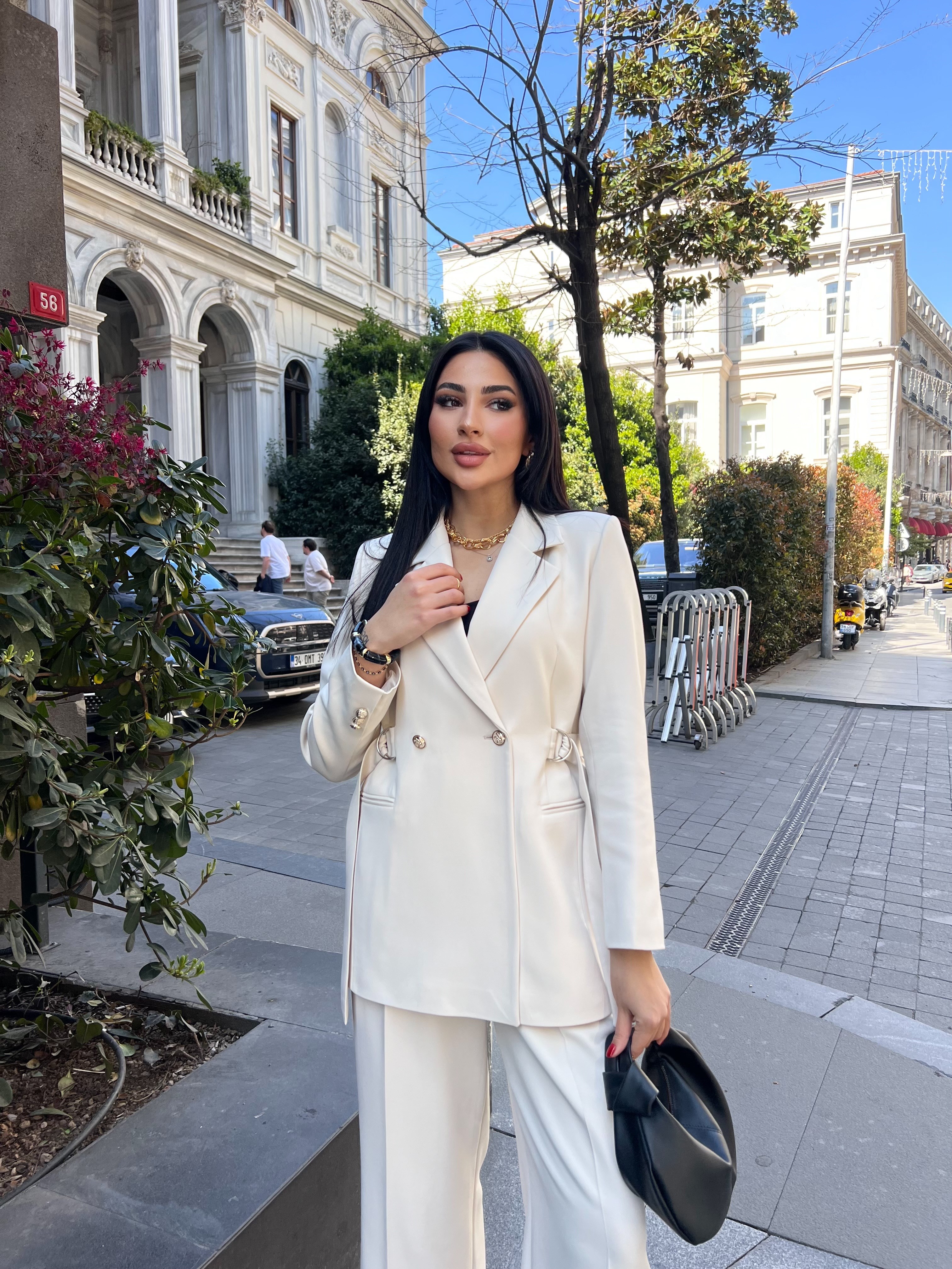 noir bel detaylı ceket takım taş