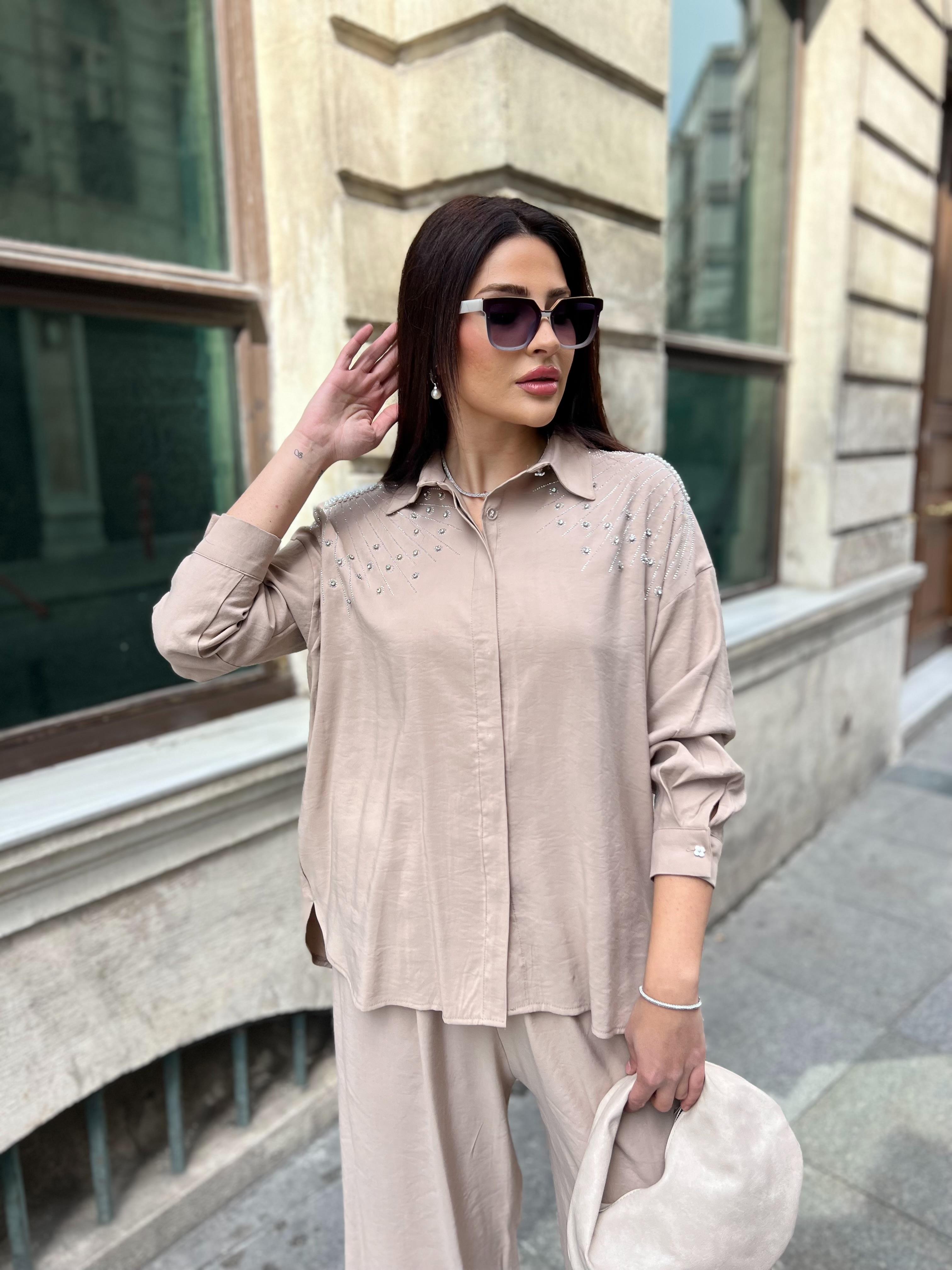 Omuz Detaylı İkili Takım Bej