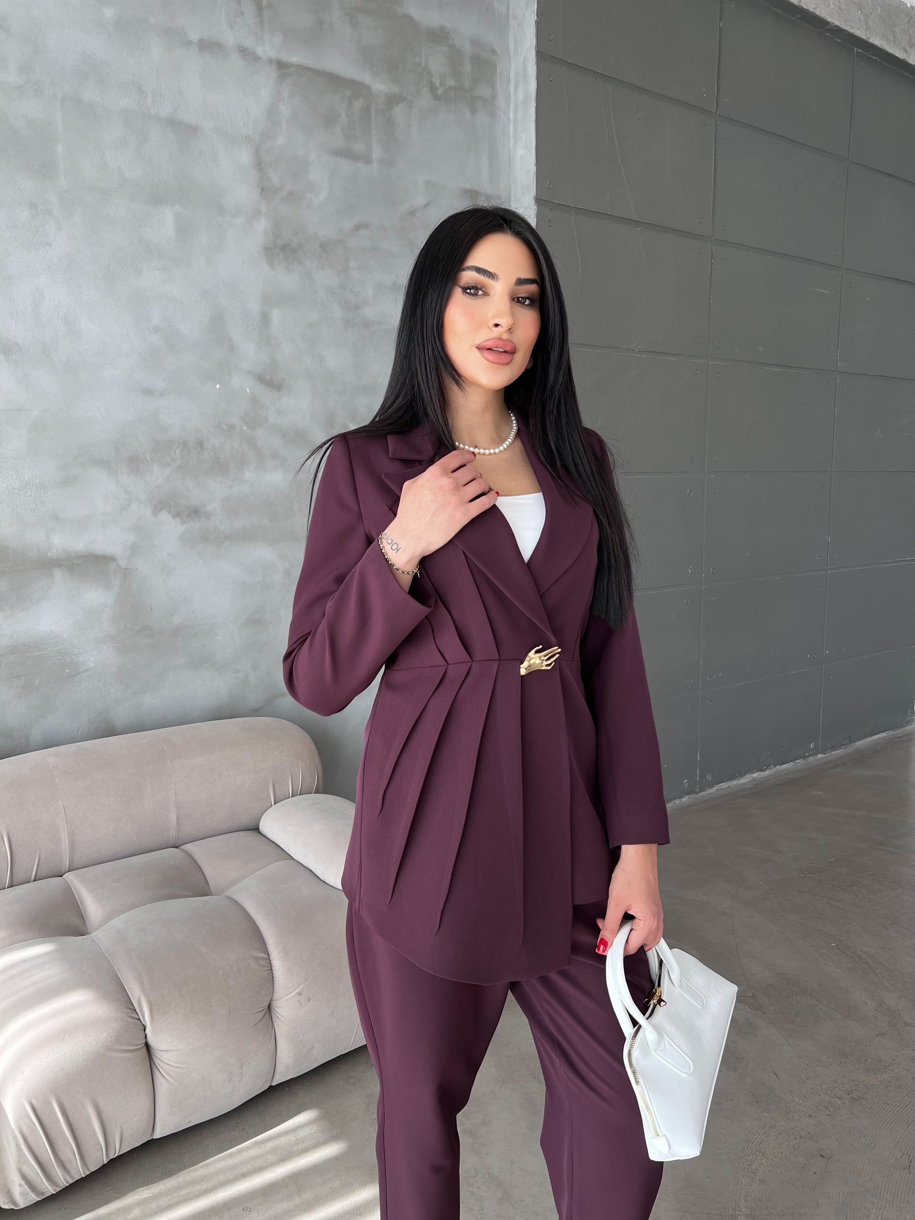 pileli aksesuarlı ceket takım mürdüm