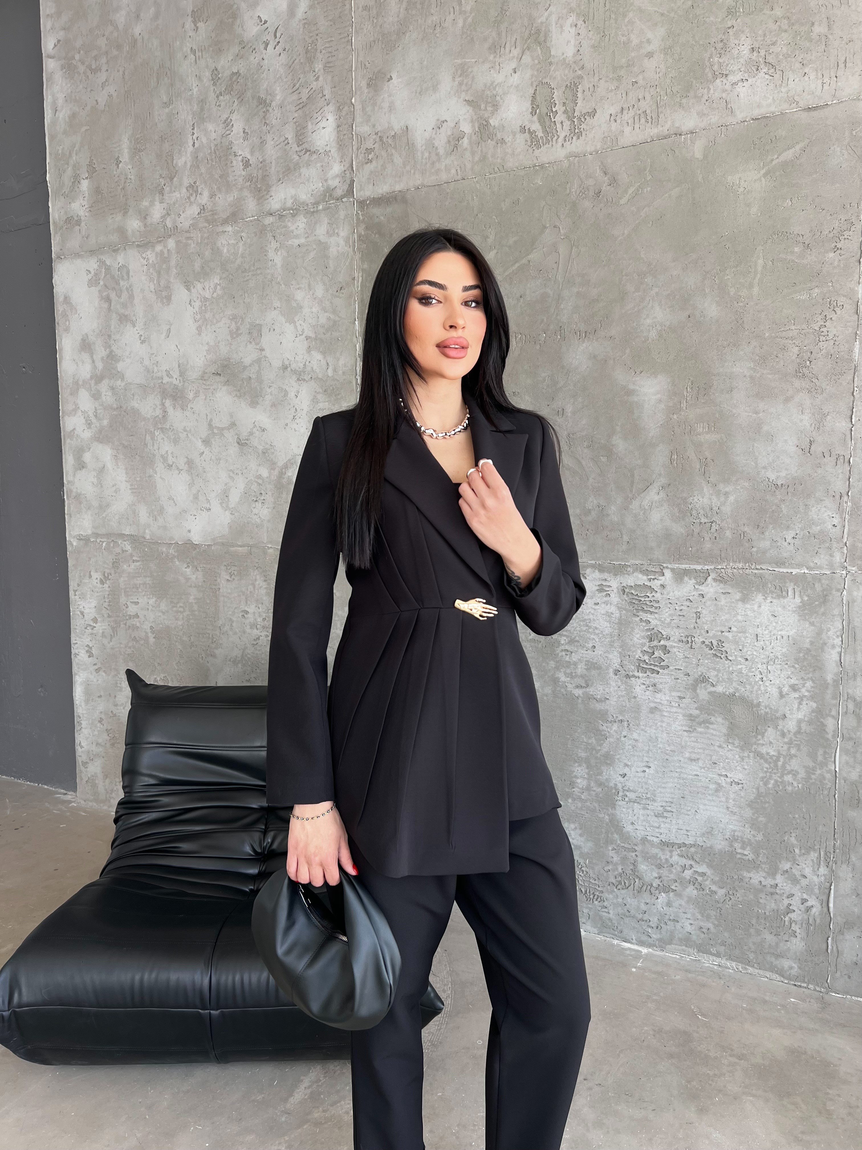 pileli aksesuarlı ceket takım siyah