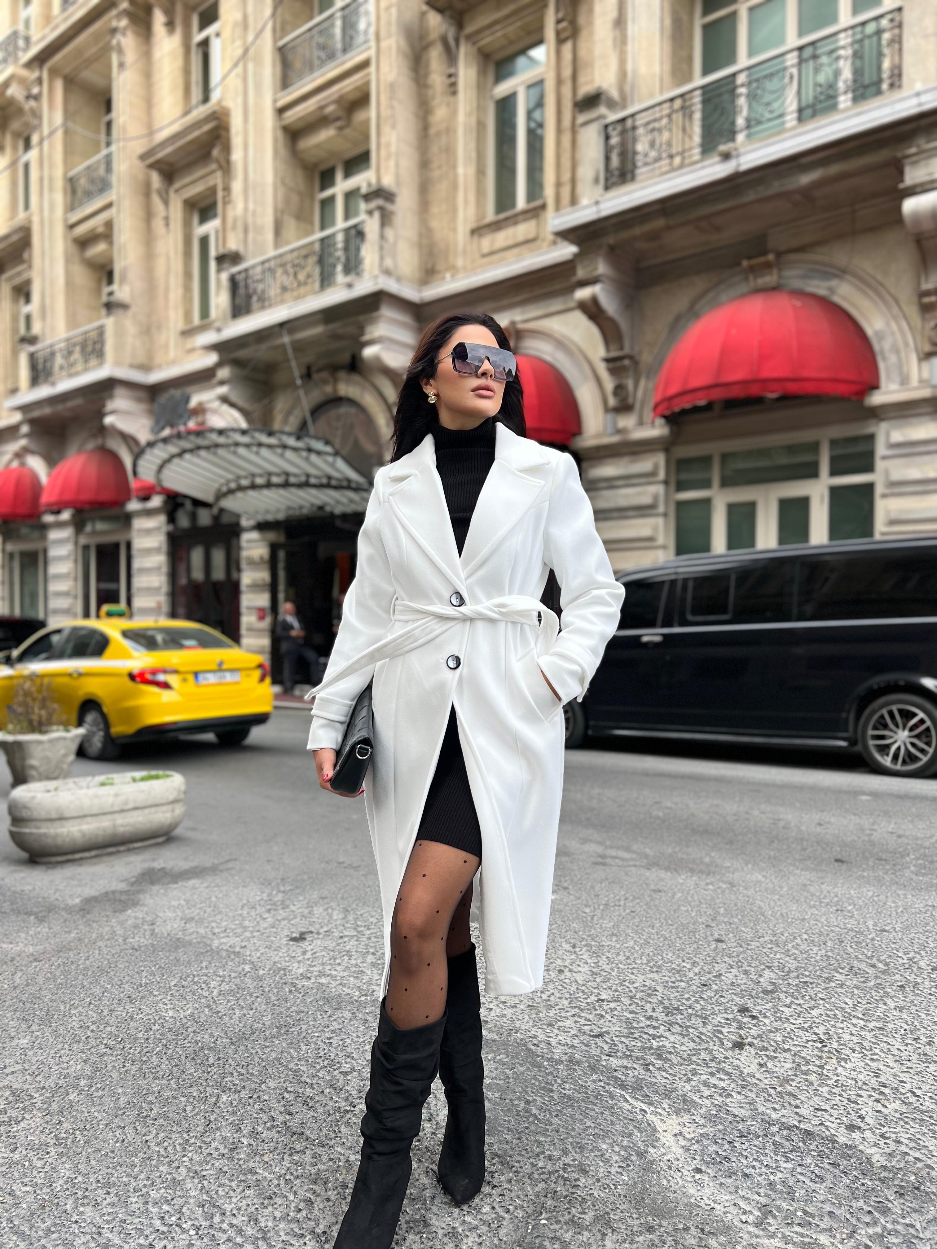 Premium Uzun Kaşe Kaban Beyaz