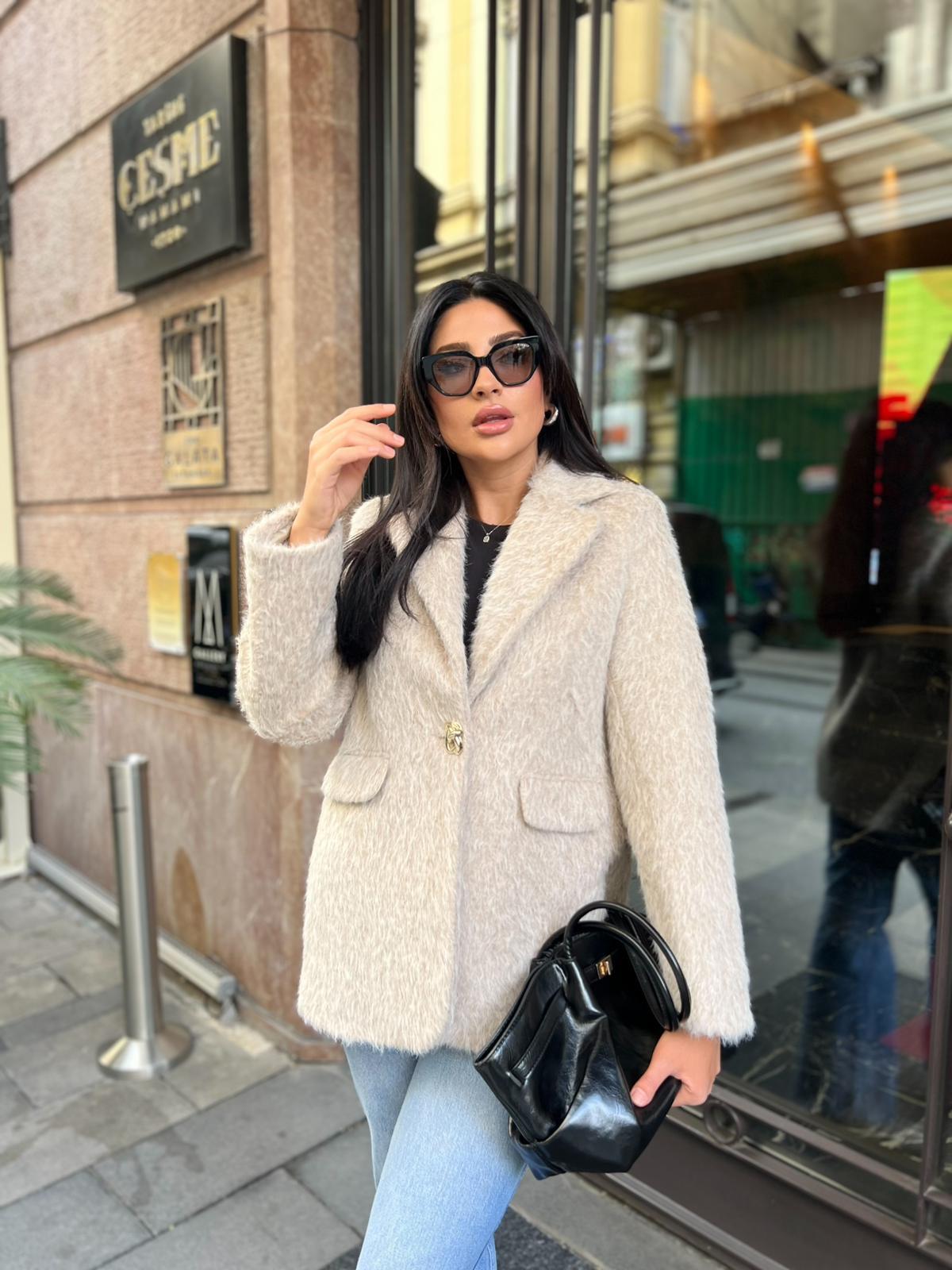 Tüylü Tek Düğmeli Ceket Bej