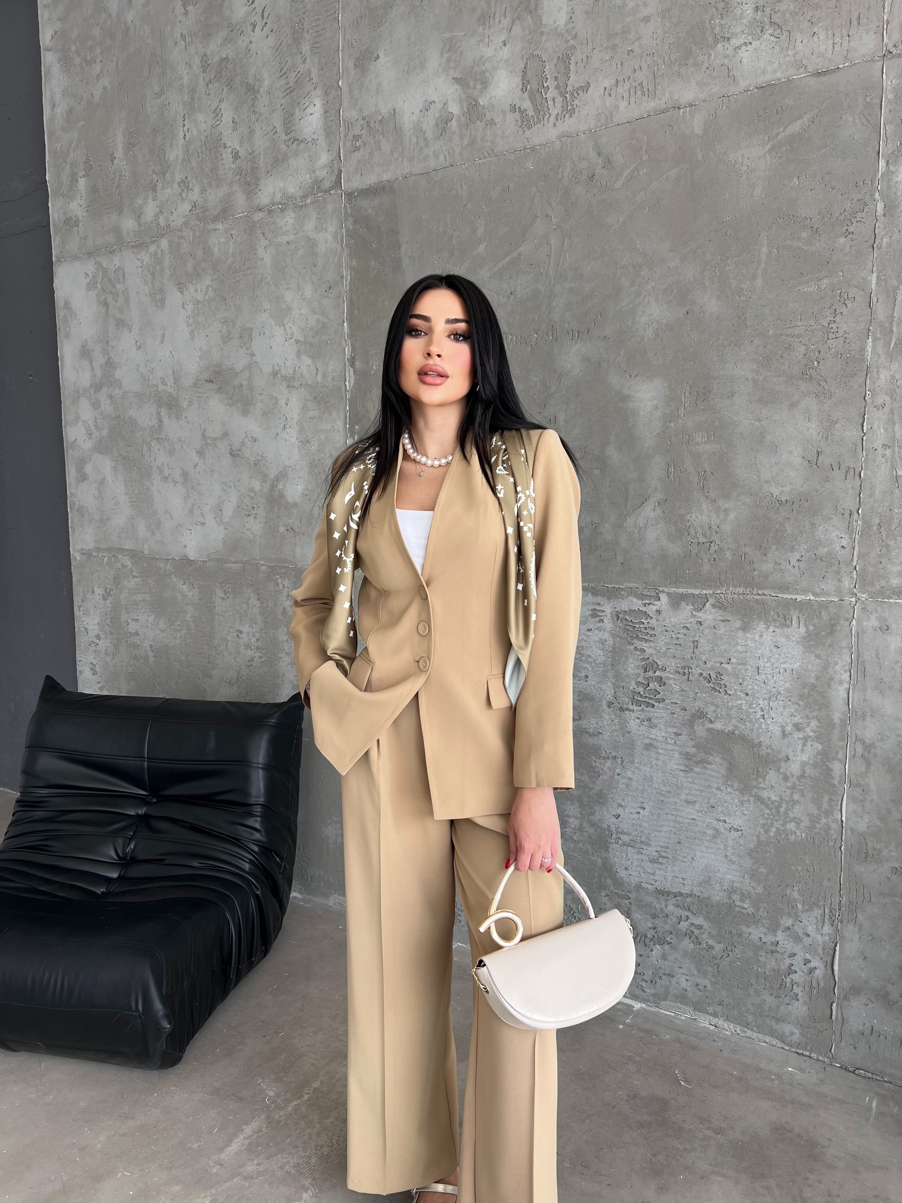 vola şal detaylı ceket takım yeşil